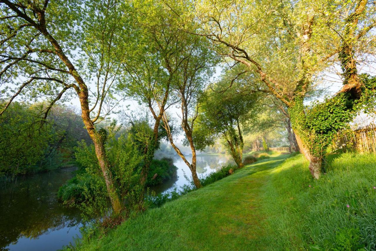 Our Goldfinch 1- Sleeps 2 Persons- Private Hot Tub-Pet Friendly-Tranquil Holiday Away From It All Yet Not Far From St Austell- The Holiday Home Has One Bedroom, Living And Dining Area, Equipped Kitchen-Decking-Outdoor Furniture-Fishing Lakes And More Grampound Eksteriør billede