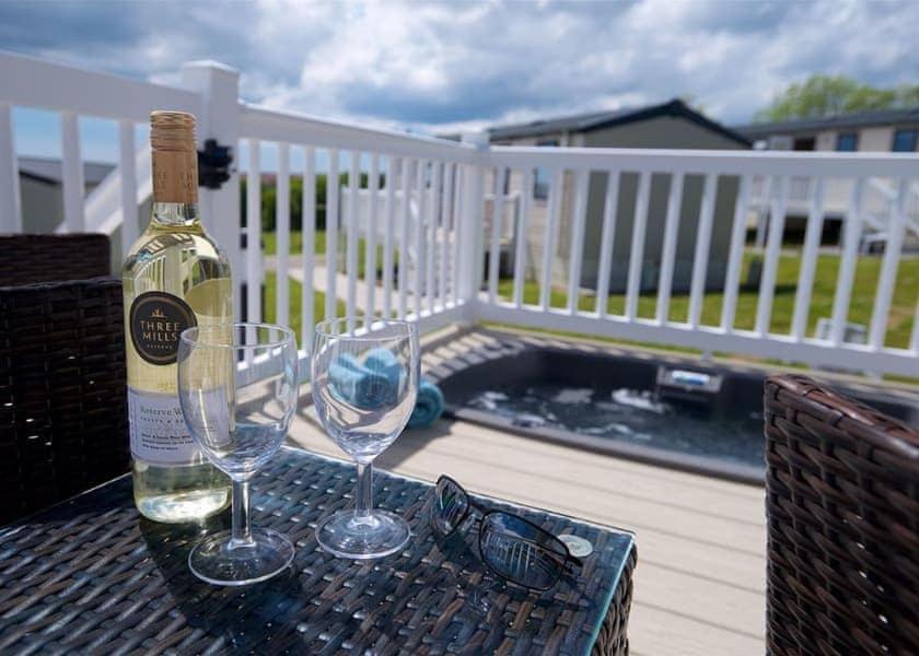 Our Goldfinch 1- Sleeps 2 Persons- Private Hot Tub-Pet Friendly-Tranquil Holiday Away From It All Yet Not Far From St Austell- The Holiday Home Has One Bedroom, Living And Dining Area, Equipped Kitchen-Decking-Outdoor Furniture-Fishing Lakes And More Grampound Eksteriør billede